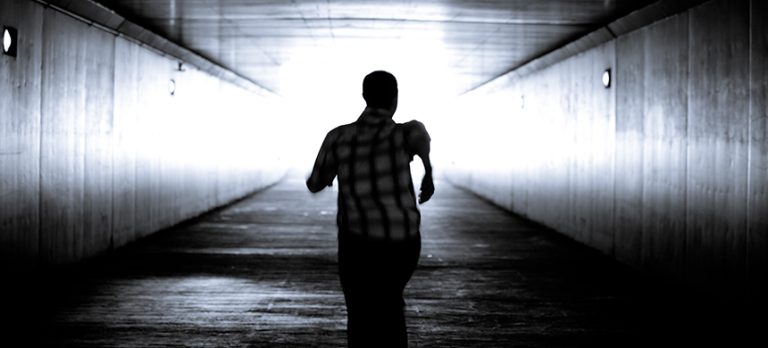 ¿Qué hace que un hombre huya de una mujer?