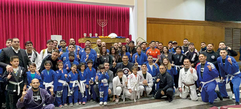 Graduación de los atletas de la FJU